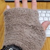 無印良品の再生ポリエステル ボアフリース ハンドウォーマー