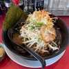 【今週のラーメン４５５１】 jun-pey ra-men 成瀬本店 （東京・成瀬） 黒ラーメン ニンニク増し ＋ 赤ネギ　〜豚骨系と家系のいいとこどり！マー油香ばしさ満点の成瀬ブラック拉麺！