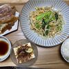 【おうちご飯】絶品！黒瀬のスパイスを使った我が家の中華風晩ご飯 青菜と炒り卵の野菜炒めと焼き餃子。