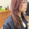 ブリーチを使用したダブルカラーで叶える、くすみピンクベージュ