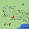 インド：ヒンズー教とガンジス川。聖地ベナレスでの沐浴と火葬