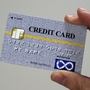 私は銀行のデビットカードを使っている。理由は？