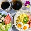 低糖質麺のつけ麺でランチ　しっとりゆで卵、ベーコン、ポークビッツを添えて　糖質チェック！