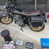 SR400: GIVI E22Nと干渉してしまった