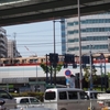 野田阪神駅周辺　赤胴車