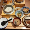 五穀。三菜定食A。カキフライ4個定食／銀のあん。クロワッサンたい焼