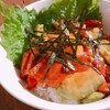 【ご飯がすすむ！】サーモンとアボカドのユッケ丼