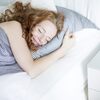 たった1分！寝ながらできる睡眠の質を高めるツボ押し