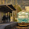 和田岬線の朝（１）：一番列車，103系の「正面ギラリ」。