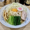 【今週のラーメン４９９２】らーめん 高尾（東京・荻窪）油そば ＋ ネギ ＋ 青菜 ＋ 生卵 ＋ まかないチャーシュー皿 ＋ サッポロラガービール赤星 中瓶２本　〜もはや荻窪の定番プレゼンス獲得？常連気分でノスタルジー系油そば激しくオススメ！