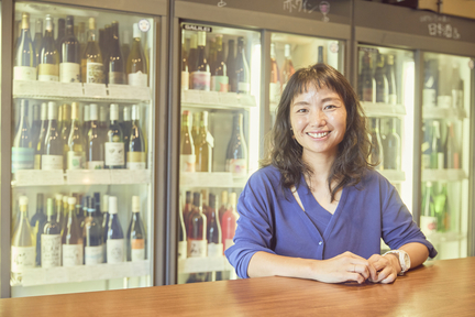 éŽŒå€‰ã®ãƒ¯ã‚¤ãƒ³ã‚·ãƒ¼ãƒ³ã‚’ç››ã‚Šä¸Šã’ã‚‹ã€Œæ—¥æœ¬ãƒ¯ã‚¤ãƒ³åº— ã˜ã‚ƒã‚“ã€ã«å­¦ã¶ã€å¸¸é€£å®¢ã¥ãã‚Šã®æ¥µæ„ã€‚è§’æ‰“ã¡ã€ã‚¤ãƒ™ãƒ³ãƒˆã€LINEæ´»ç”¨