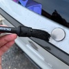 痛車の隙間の汚れをコメリの豚毛ディテールブラシできれいにする。