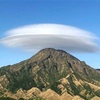 阿蘇高岳に「笠雲」くっきり　熊本市の写真愛好家が撮影