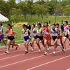 2024年9月28日（土）　曇り空の神戸、バスに立つ。