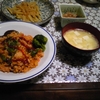 本日（2/15）の晩御飯：洋風そばめし＋豆腐と卵の吸い物　他２品