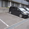 マンション駐車場に数ケ月も無断駐車していた札幌ナンバ－の車、ようやくいなくなっていた