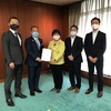 市長に要望書を提出