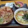 「お肉のレストラン かのや」、とろろめかぶと煮込み豚のあいがけ丼、レバニラ定食、素ラーメン