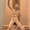 「膝をつくニオベの息子 Kneeling Niobid」