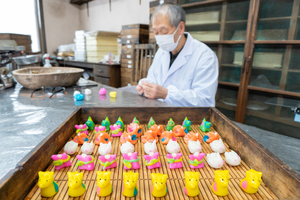 小正月の縁起物「ちんころ」を販売　上越市吉川区の「小浜屋菓子店」