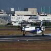 ANAプロペラ機 着陸｜小さく軽いので...