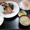 西川口の「あおき食堂」でぶりかまと頭塩焼き定食を食べました★