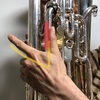 ユーフォニアム　手の位置