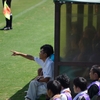 夏の盛りの日曜日に島根県立サッカー場でデッツォーラ島根の選手はよく走ったよ。。