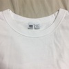 Uniqlo UのクルーネックTシャツ。