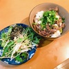 肉豆腐と、玉ねぎと水菜のさっぱりサラダ