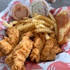 チキンテンダーが食べ比べ、Raising Cane's と Waldo's