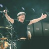 AC/DCブライアン・ジョンソン、失聴で米ツアーが中止に。