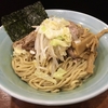 【今週のラーメン４００８】 ラーメン 社井田 （東京・大井町） 半チャーシュー油そば　〜見た目フツーで家系でもないカオスな不思議さ！？オーション風味際立つＮＥＯ油そば？？