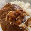 【エスビー食品】120時間熟成デミグラスの牛ほぐし肉カレーを食べてみた！濃厚好きにはたまらない一皿