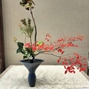 阪神西宮｜生花が玄関に飾られている西宮市役所