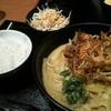 カレーうどん 千吉 新宿甲州街道店｜コンポタ系カレーうどん!? まろやかスープとモチモチ麺