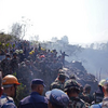 　墜落したのは中部ポカラ（Pokhara）の新空港と旧空港の間の地点。