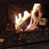 炎に癒やされる　パリの暖炉
