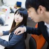 40代・アラフォーの男が、若い女性に“若くて綺麗だね・・”と褒めても、100％若い女性はゲットできない。