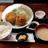 一会（千代田区外神田）のメンチカツ定食（ごはん半分）
