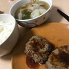 ハンバーグと丸ごと玉ねぎスープ