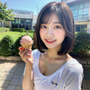 【AI美女】イチゴ味のアイス