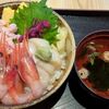 札幌市　小松水産の海鮮丼　サンピアザ店　/　値上げはしたがやっぱりお得