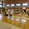 ３年生：体育　踏み切り板でジャンプ