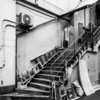 浅草　劇場裏の階段