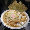 【今週のラーメン５９１５】中華そば 下連雀（東京・三鷹）ラーメン 海苔 半熟玉子 ＋ チャーシュー皿 ＋ キリンハートランド２本　〜琥珀色のスープに具材が美しく並ぶ懐かしい一杯！東京ノスタルジック拉麺の風貌！
