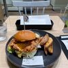 TREE&TREE'S新橋店でカニバーガー食べた