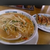 日高屋にて味噌ラーメン餃子セット。