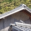 板金屋さんも屋根には瓦を選ぶ。