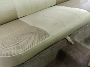 車のシート汚れを落とす！洗浄方法やおすすめグッズを整備士が解説